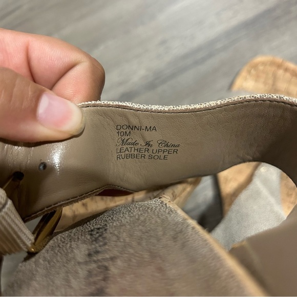 Donald J. Pliner Donnima Metallic Wedge Sandals - Picture 5 of 8